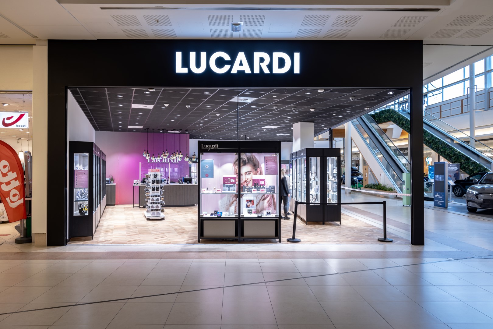 Ladenbau Lucardi in Belgien