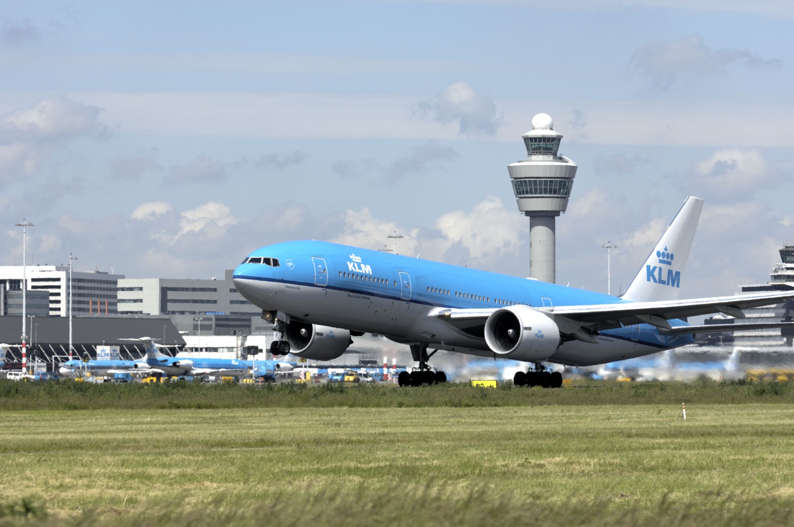 B&S Crewshop Airport Schiphol (NL) – Einrichtung Flughafen Shop - 